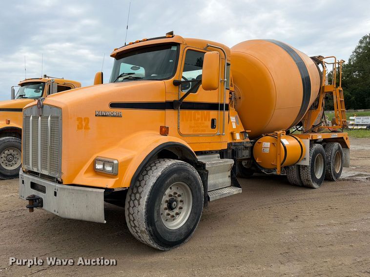 2006 Kenworth T800 ready mix truck - FK3346
