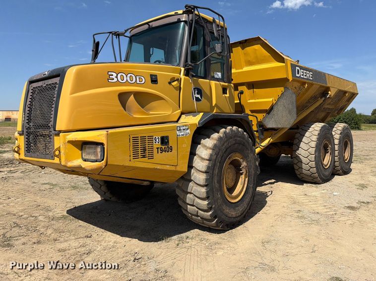 2006 John Deere 300D articulated haul truck - FK5083
