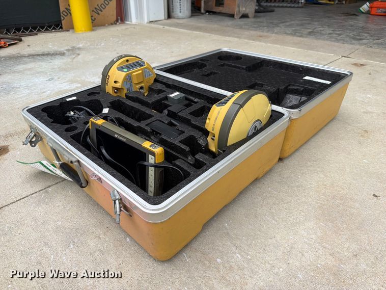 Topcon HiPer V GNSS RTK surveying system - FK5097