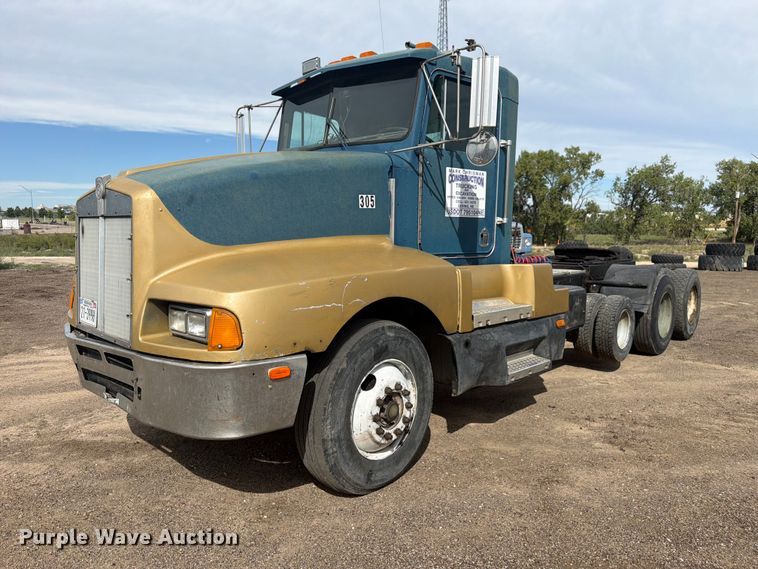 1987 Kenworth T600A semi truck - FM7634