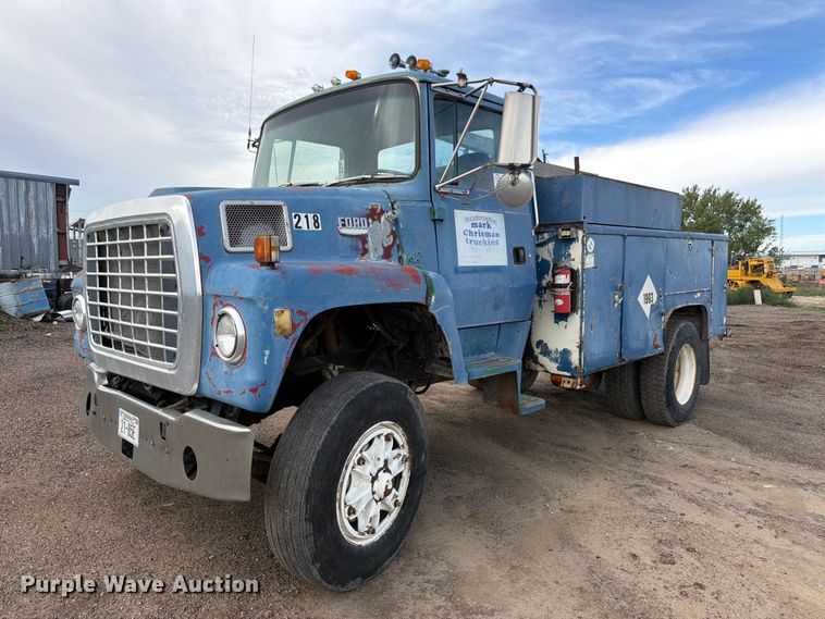1991 Ford 9000 utility / service truck - FM7637