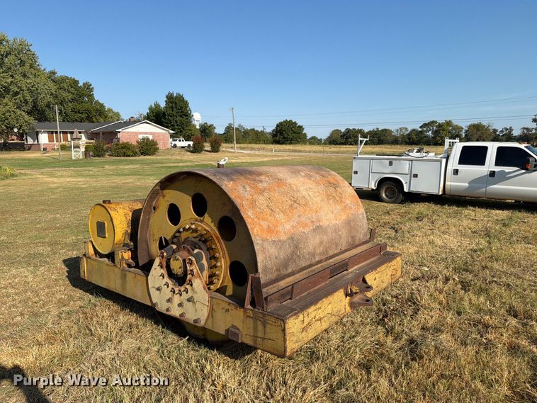 Shovel Supply Co. 65 single drum vibratory roller - FN2578