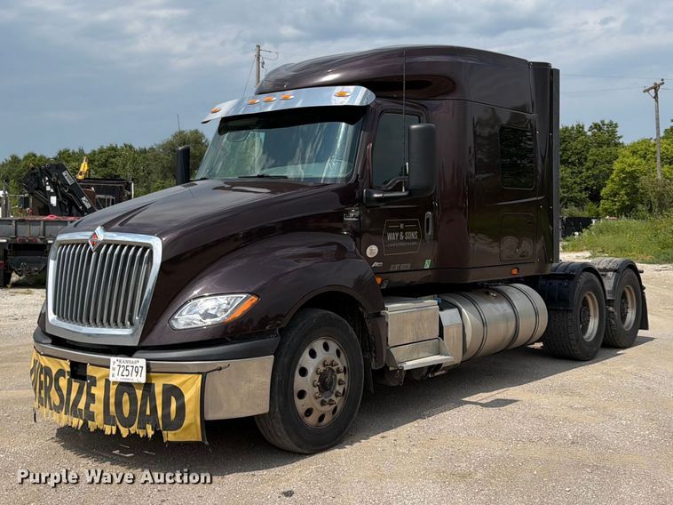 2019 International LT625 semi truck - FN5796