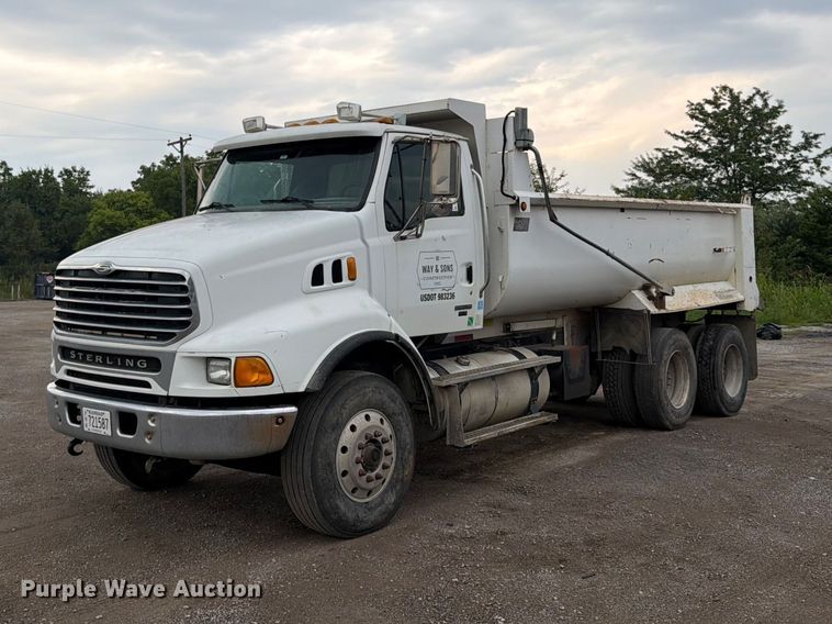 2005 Sterling L9500 dump truck - FN5812