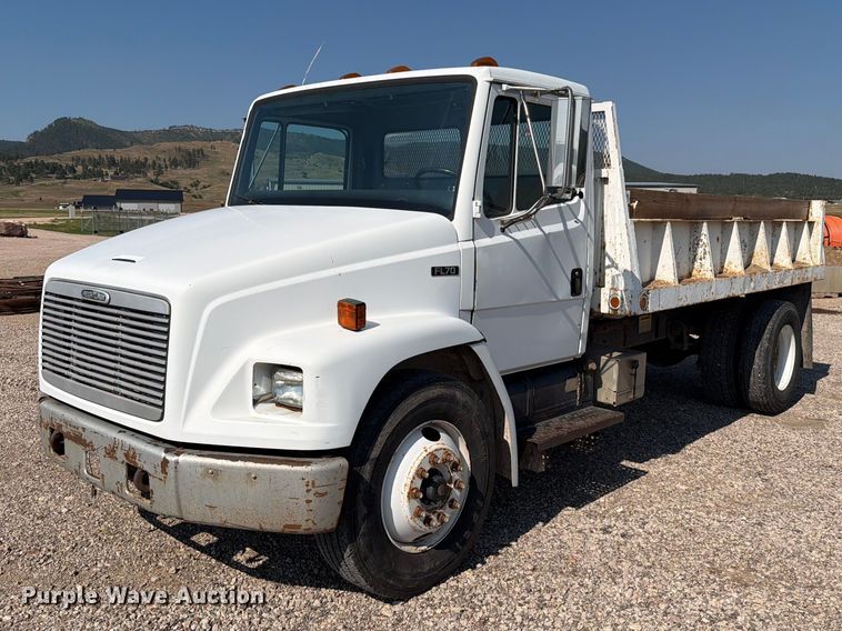 1993 Freightliner FL70 dump truck - FT6675