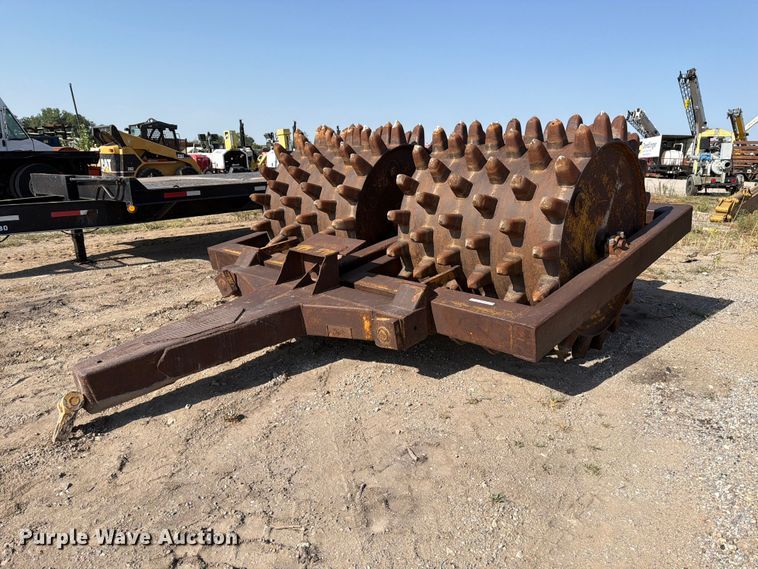 Pull type roller compactor - MZ9899