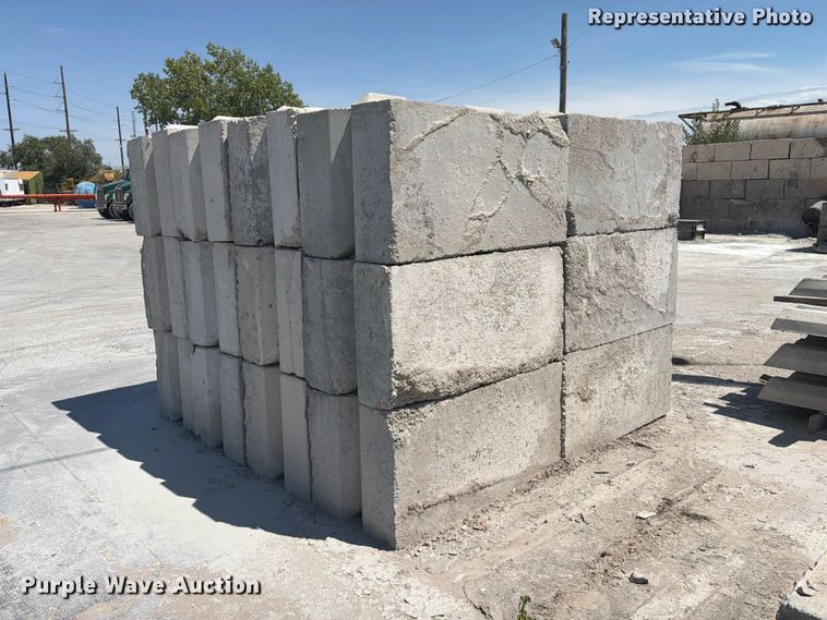 (24) concrete edge bunker blocks - MZ9952