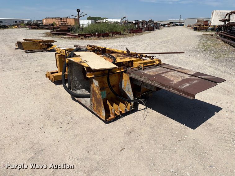 Gomaco MCI8564-21 slip form concrete barrier assembly - MZ9985