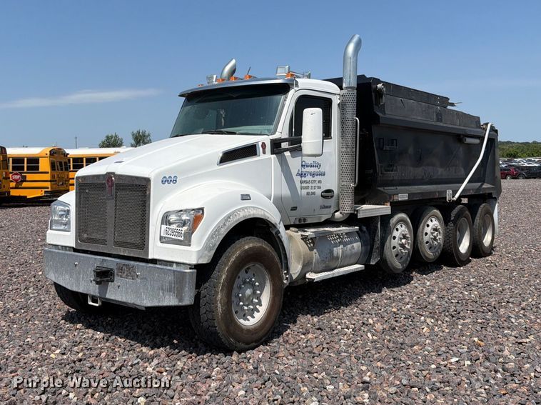 2023 Kenworth T880 dump truck  - YA4512