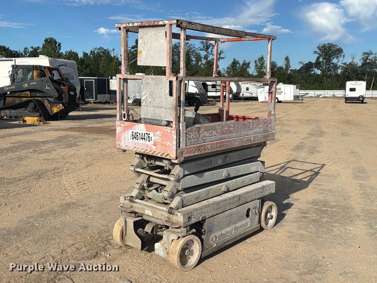 2011 Skyjack SJIII 3219 scissor lift - YA4564