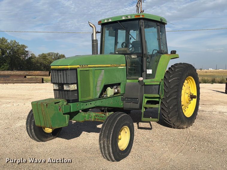 John Deere 7800 tractor - DV8584
