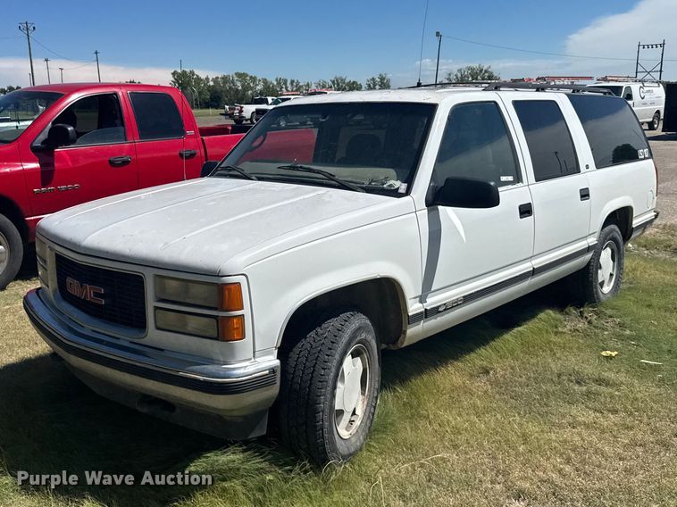 1999 GMC Suburban SUV - DY3243