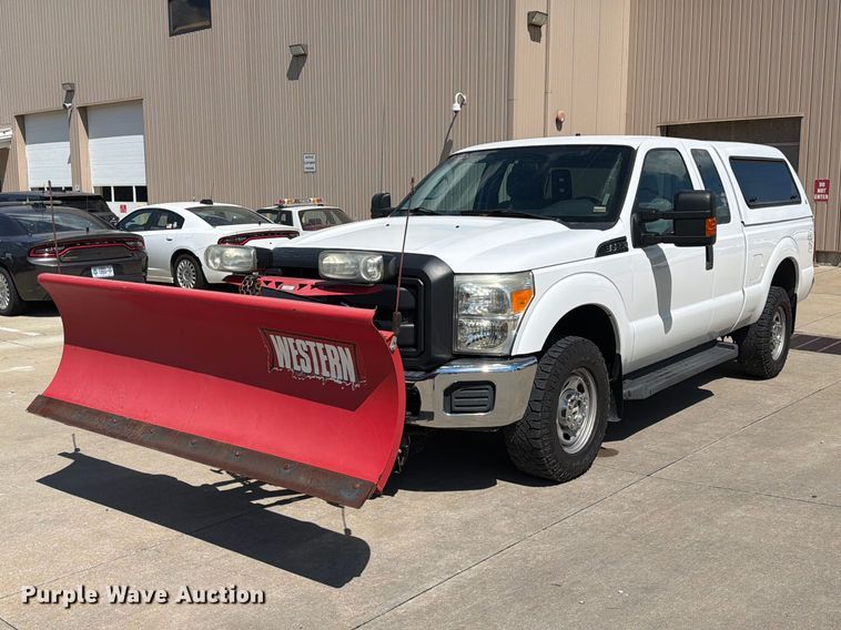 2016 Ford F250 Super Duty XL Ext. Cab pickup truck - DZ4740