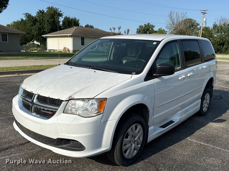2016 Dodge Grand Caravan handicap accessible van - EV6081