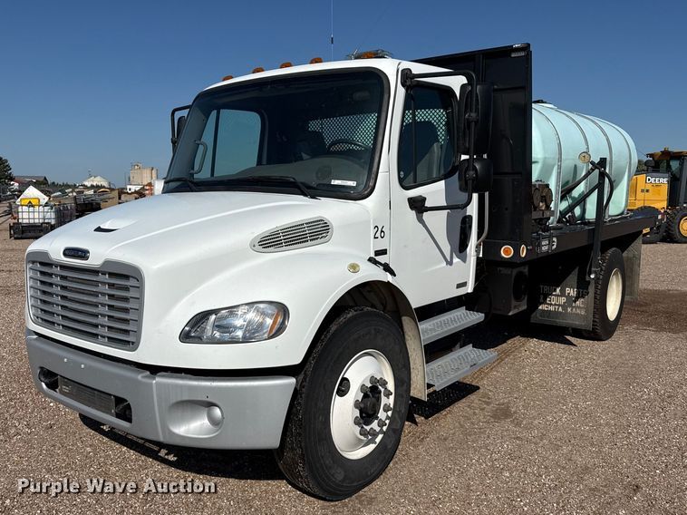 2008 Freightliner Business Class M2 flatbed truck - EW4250
