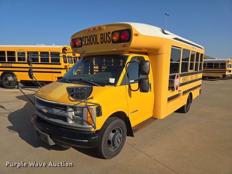 2002 Chevrolet Express 3500 school bus - EW8529