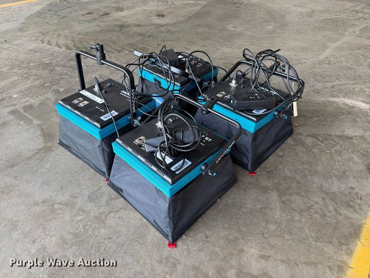 (4) Dracast LED studio lights - EX0995