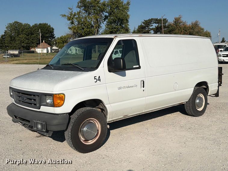 2004 Ford E250 van - EX4161