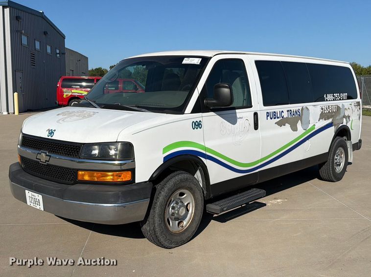 2009 Chevrolet Express 3500 van - FN5852