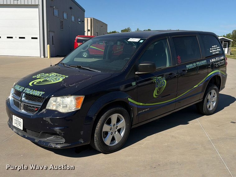 2013 Dodge Grand Caravan handicap accessible van - FN5855