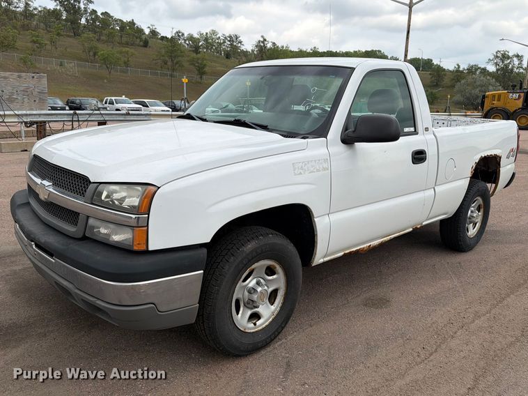 2003 Chevrolet Silverado 1500 pickup truck - FT6518
