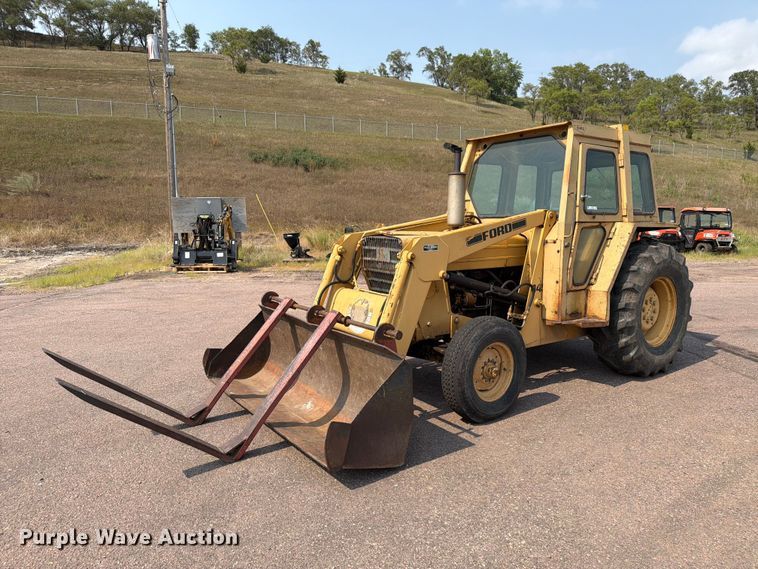1987 Ford 445 tractor - FT6539