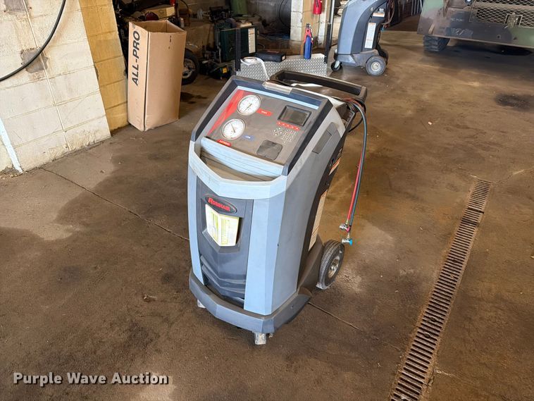 Robinair 34788NI refrigerant recovery recycling machine - FT6588