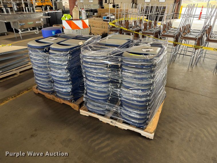 (107) folding chairs - FT6646