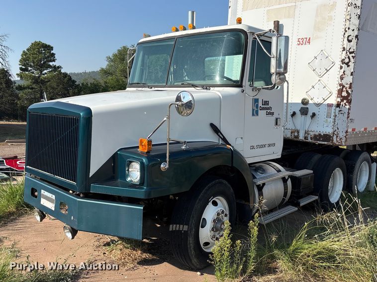 1995 White GMC WB semi truck - JM9386