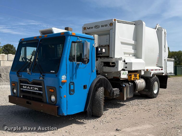 2014 Mack LEU600 refuse truck - NF9513