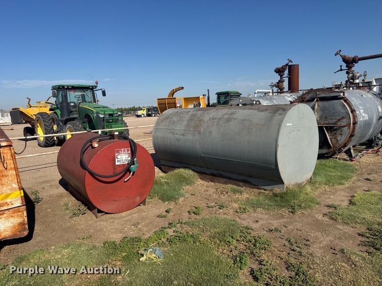 (2) fuel tanks - DY3259