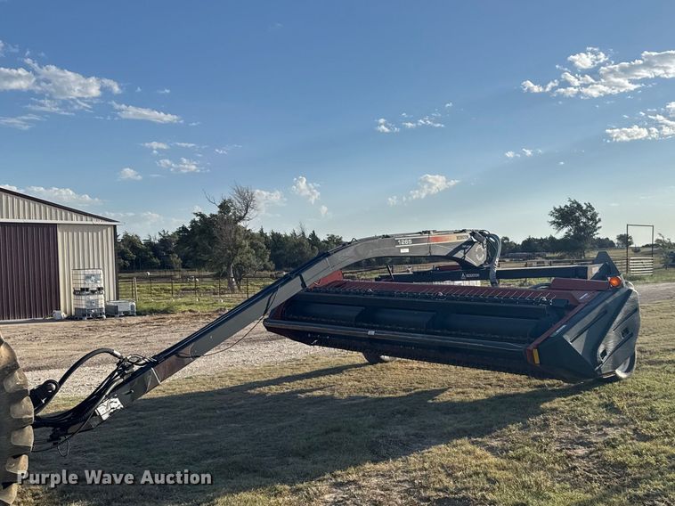 Hesston 1265 Hydro Swing swather / windrower - DY3304