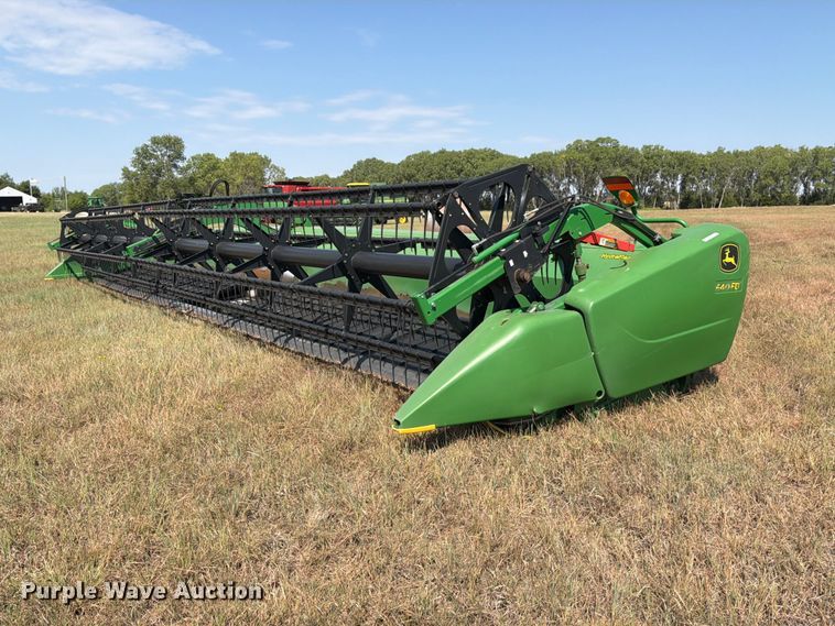 2014 John Deere 640FD flex draper head - EP7548