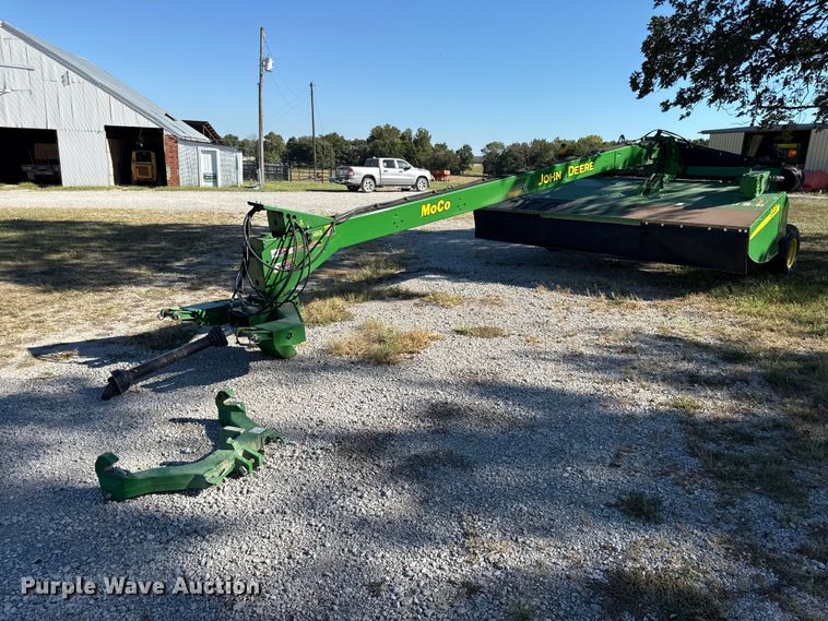 John Deere MoCo 946 windrower - EV6138