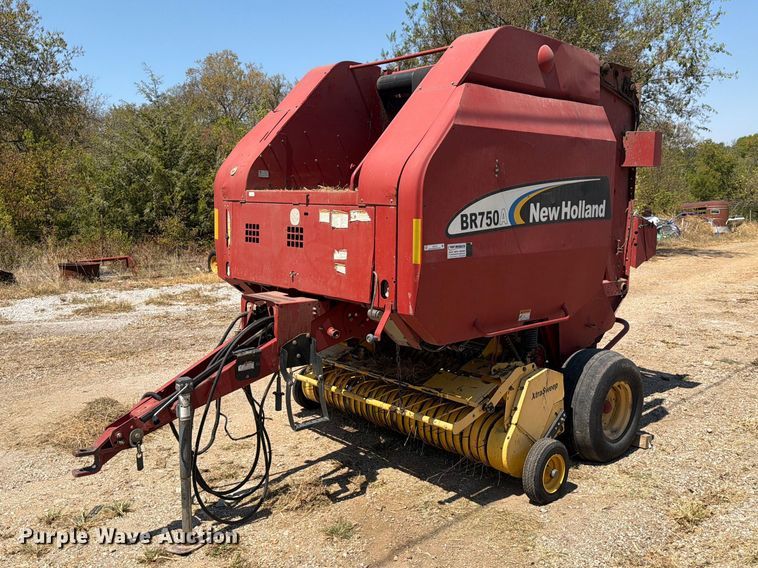 New Holland BR750A round baler - EX4144