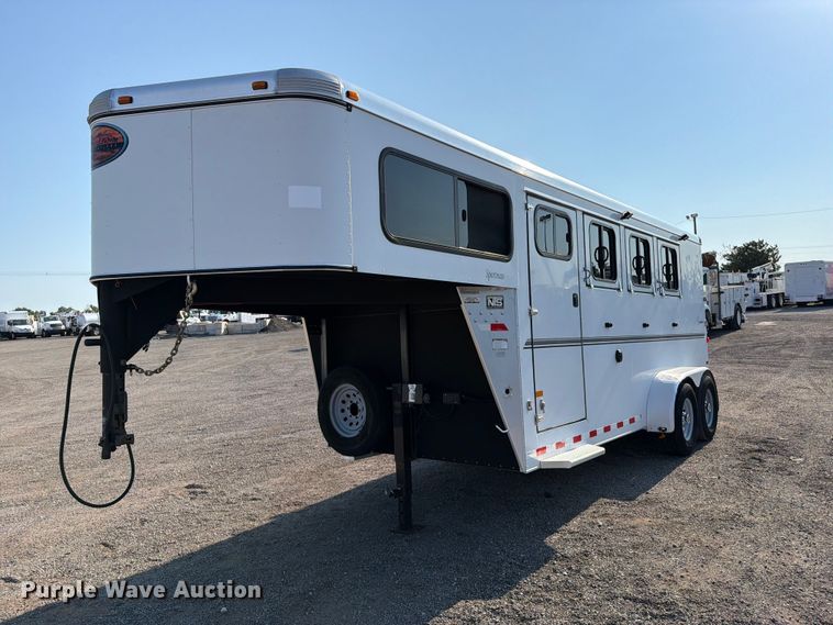 2012 Sundowner Sportman horse trailer - FB5047