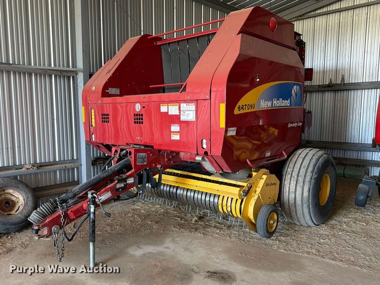 2011 New Holland BR7090 round baler - FM7628