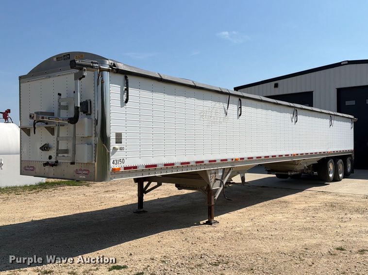 2015 Wilson Trailer Co. DWH-550 grain trailer - OE9700
