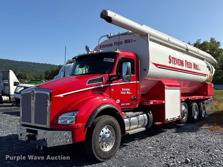 2026 Kenworth T880 feed delivery truck - YA4454