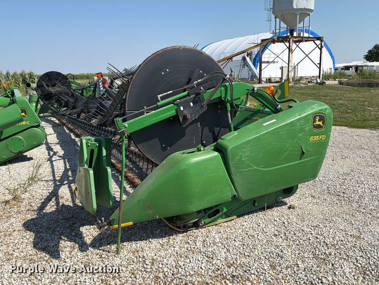 2014 John Deere 635FD HydraFlex flex draper head - YA4766