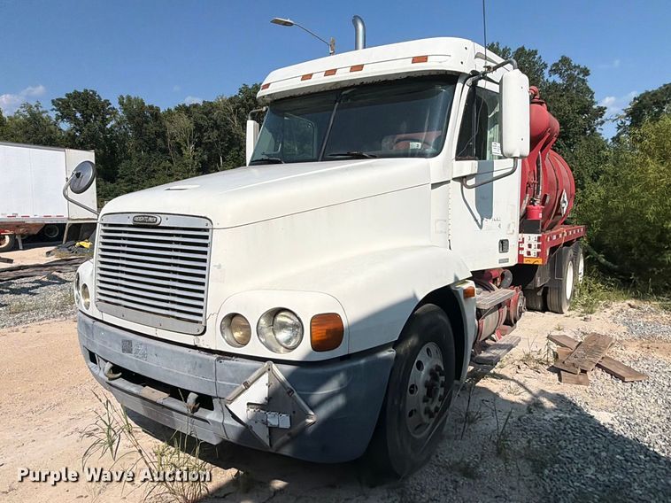 2001 Freightliner C120 vacuum truck - EF1363