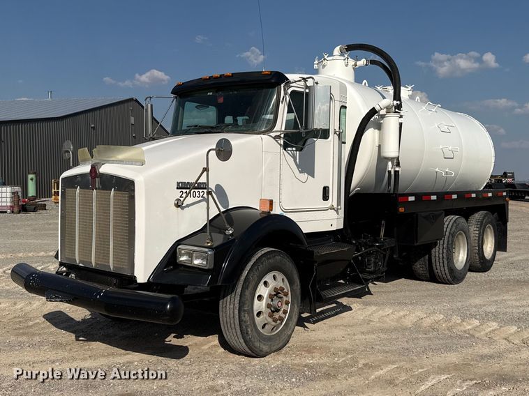 2006 Kenworth T600 vacuum truck - EW8795
