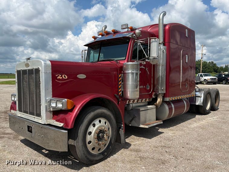 2000 Peterbilt 379 semi truck - FC3325
