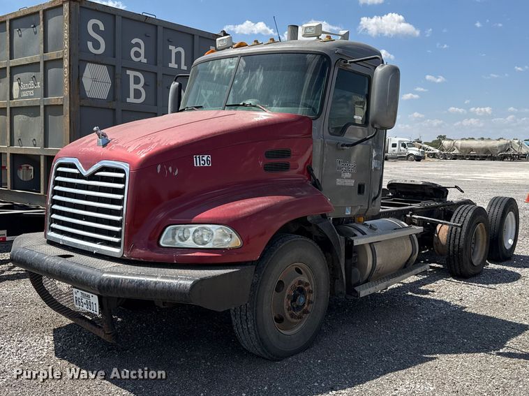 2005 Mack CXN613 semi truck - FC4250