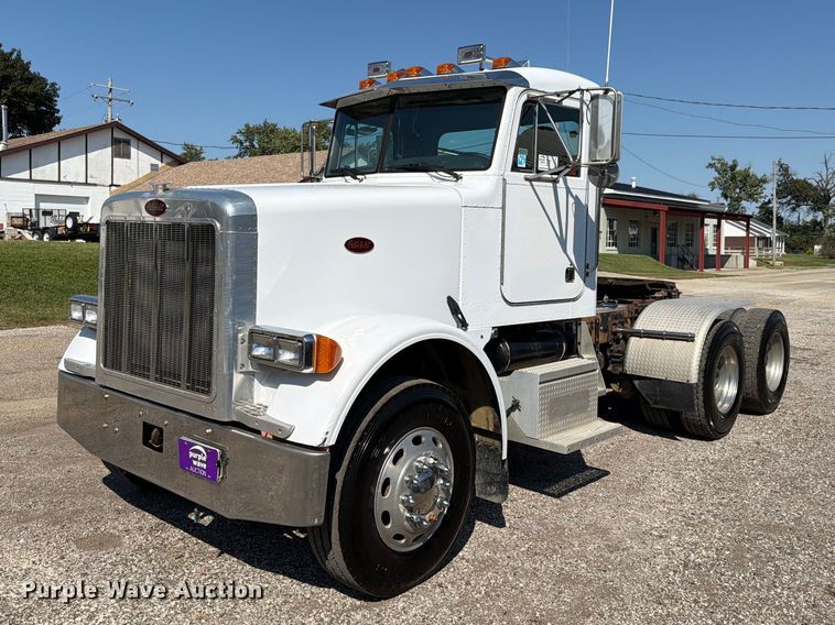 2002 Peterbilt 378 semi truck - FK4156