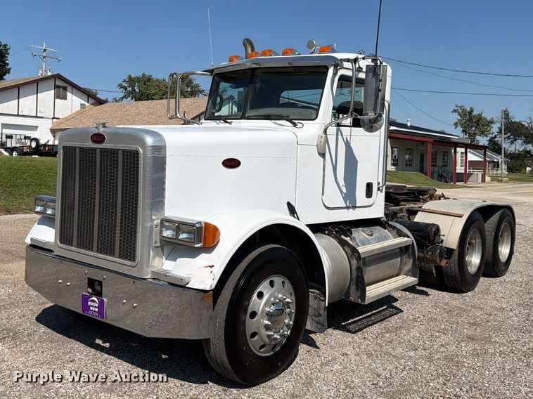 2006 Peterbilt 379 semi truck - FK4157