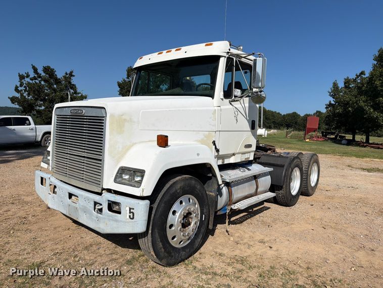 1997 Freightliner FLC semi truck - FK5061