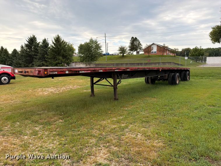 1992 Fontaine Trailer Co. flatbed truck - FN5850