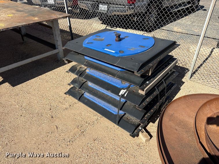 (5) fifth wheel plates - JM9469