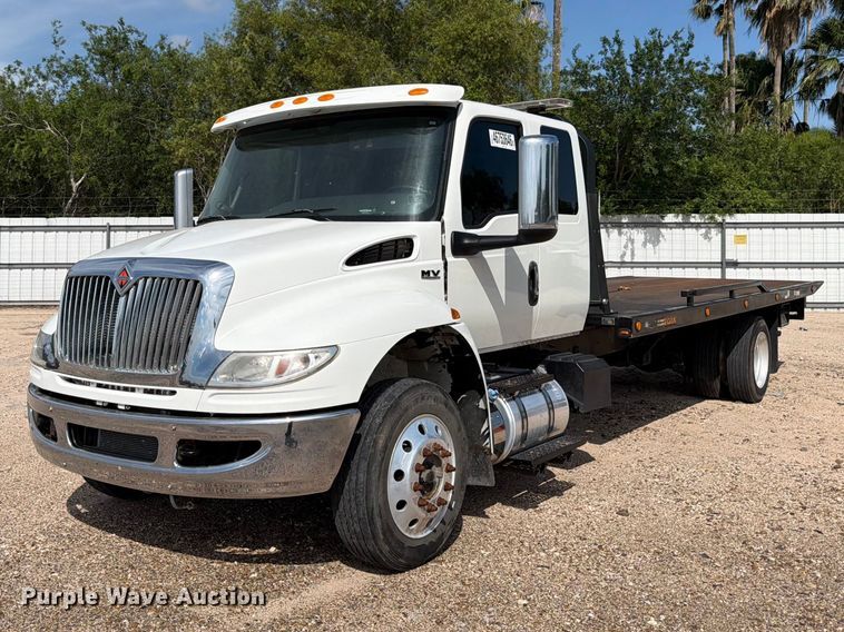 2023 International MV607 rollback truck - YA2930